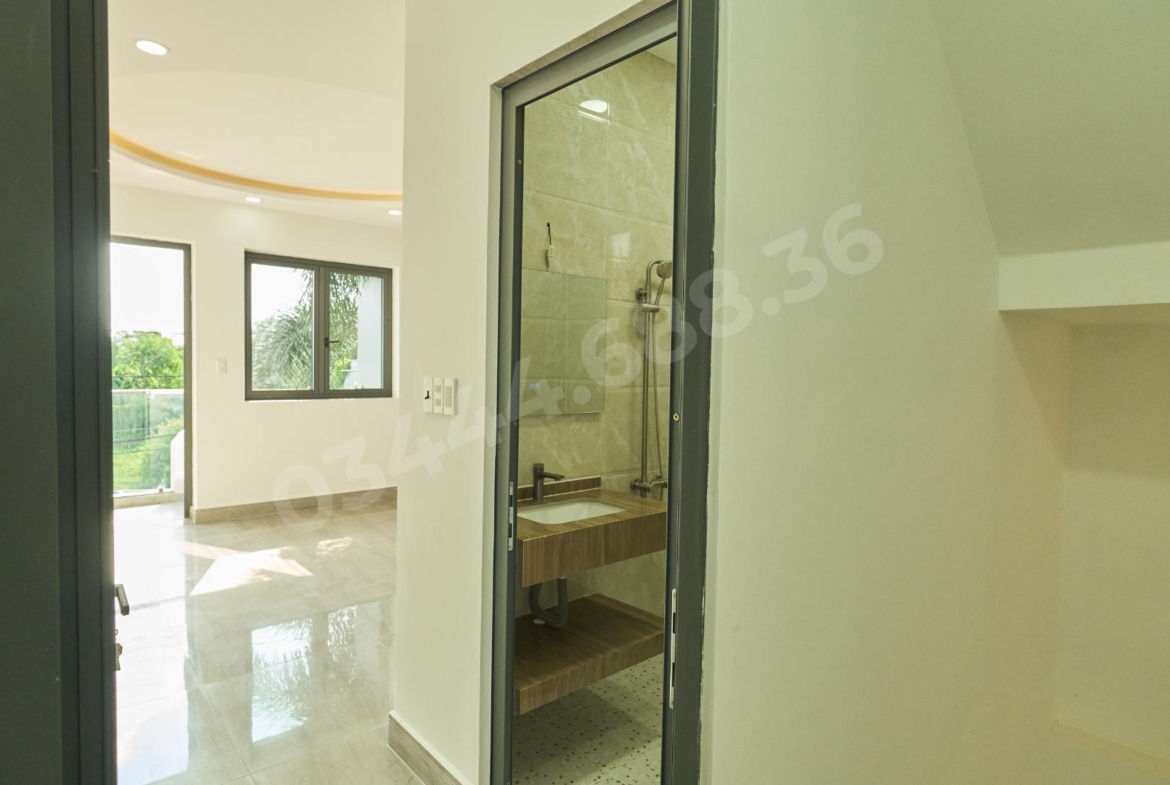 Nhà 4 Tầng Đường Bảy Tấn Bình Chánh73.1m² | 4PN 5WC | Xe Hơi Vào Nhà | SHR | 4.5 Tỷ