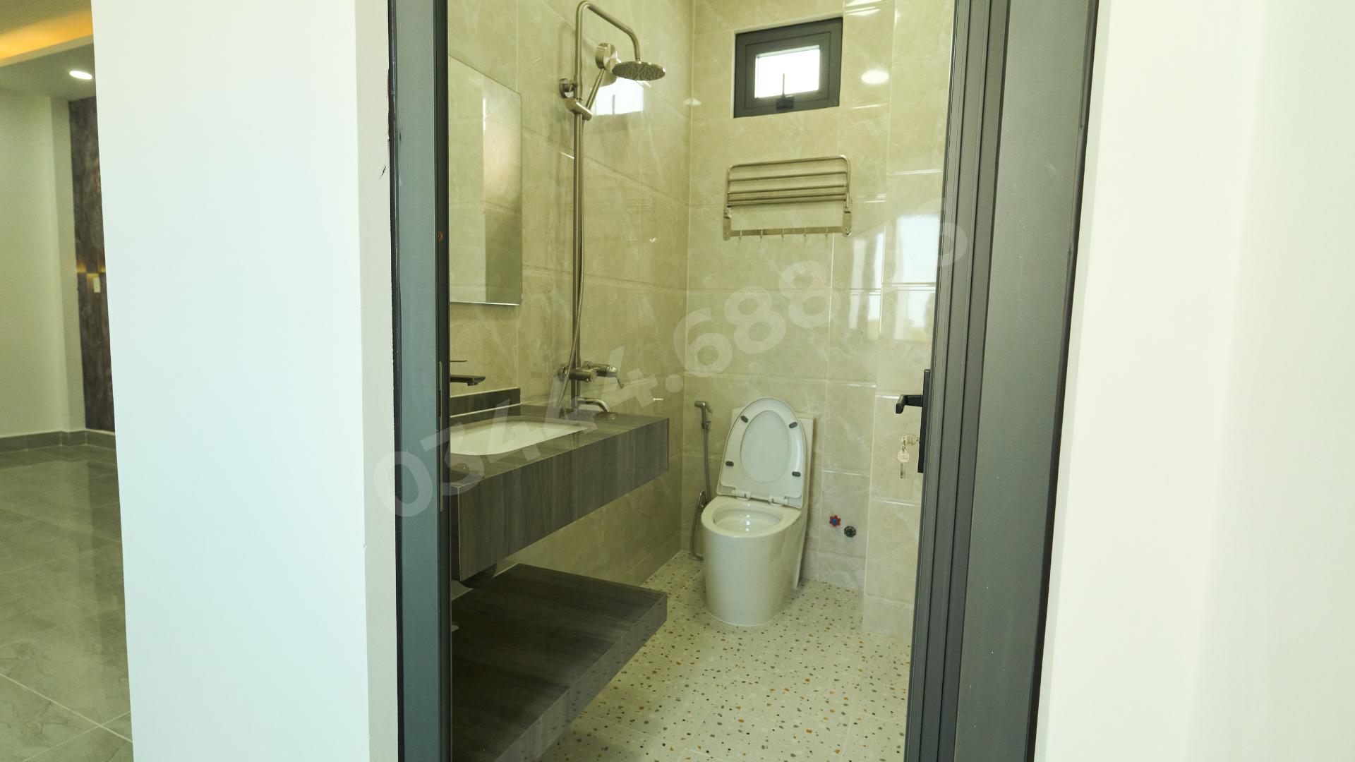 Nhà 4 Tầng Đường Bảy Tấn Bình Chánh73.1m² | 4PN 5WC | Xe Hơi Vào Nhà | SHR | 4.5 Tỷ