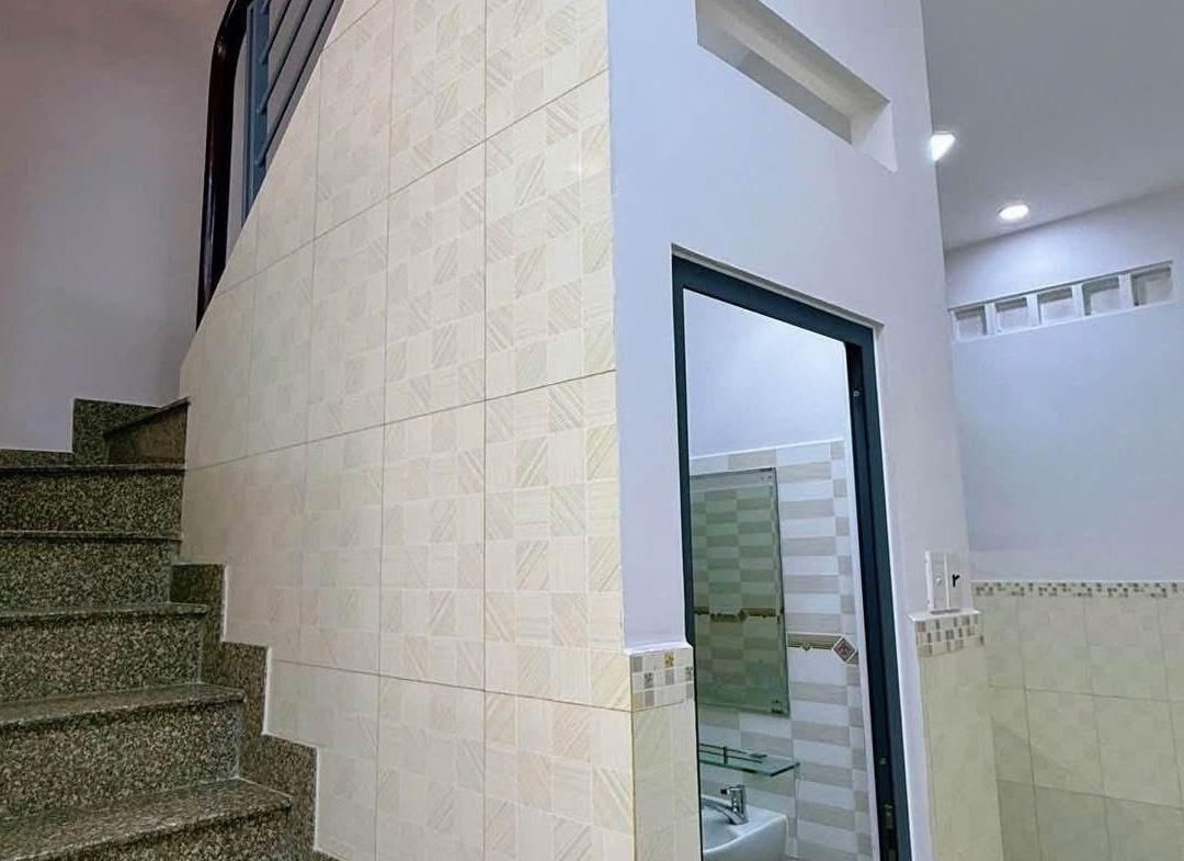 Nhà Hẻm Phạm Văn Chí Quận 6 – 3 Tầng BTCT 4PN, Sổ Hồng Riêng