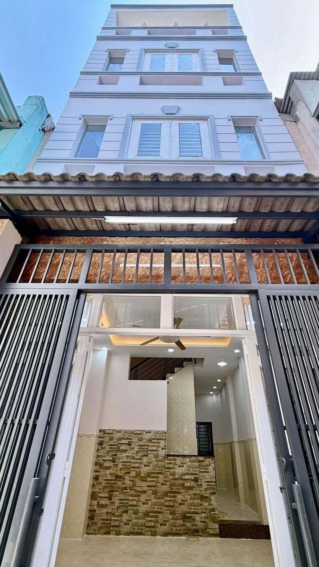 [Đã bán] Nhà hẻm Phạm Văn Chí Quận 6 — 35.8m²ngang 4.02m, 3 tầng BTCT Cấp 2, 4PN 3WC,2 sân thượng, hướng Bắc, SHR hoàn công.