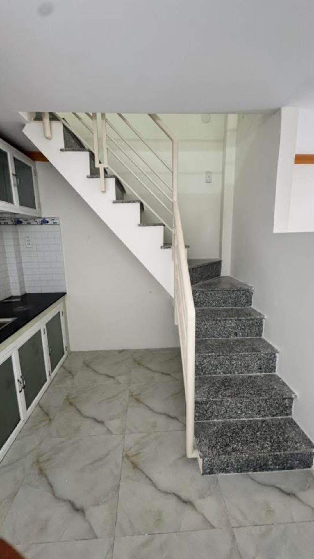 🏡 BÁN NHÀ MẶT TIỀN HẺM XE HƠI ĐƯỜNG SỐ 10 – BÌNH TÂN – 52M² NGANG 4M, HƯỚNG NAM, Sổ hồng riêng
