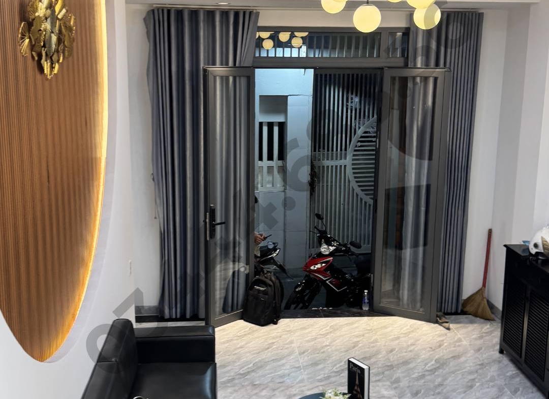 NHÀ 3 TẦNG ĐƯỜNG HẺM PHẠM HÙNG — QUẬN 8 SÀN 109M² | BTCT KIÊN CỐ | SHR | 7,2 TỶ