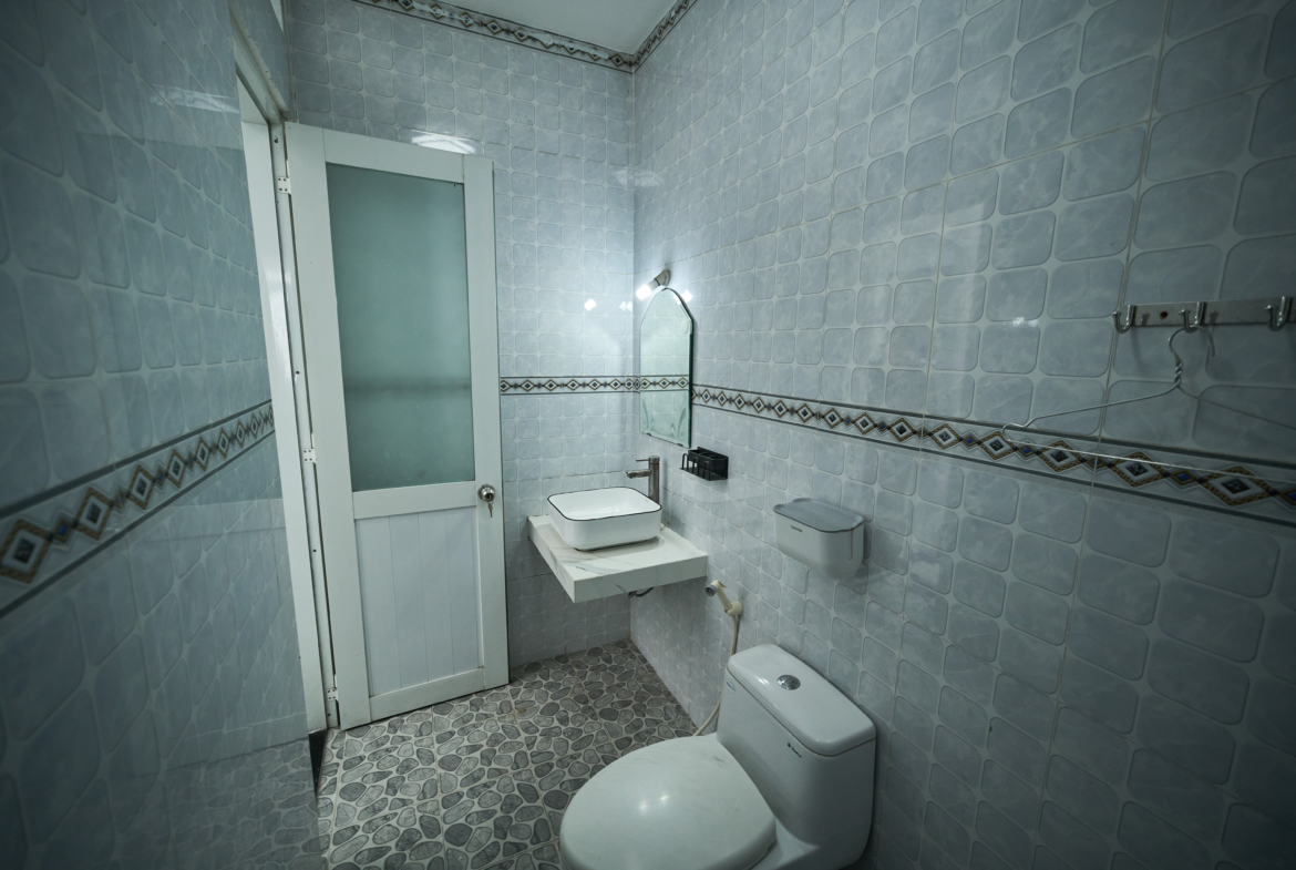 Nhà hẻm Xe Hơi Bùi Thanh Khiết , Bình Chánh 5 X 12 , 3 tầng , 3 PN , 3 WC , 4.95 Tỷ