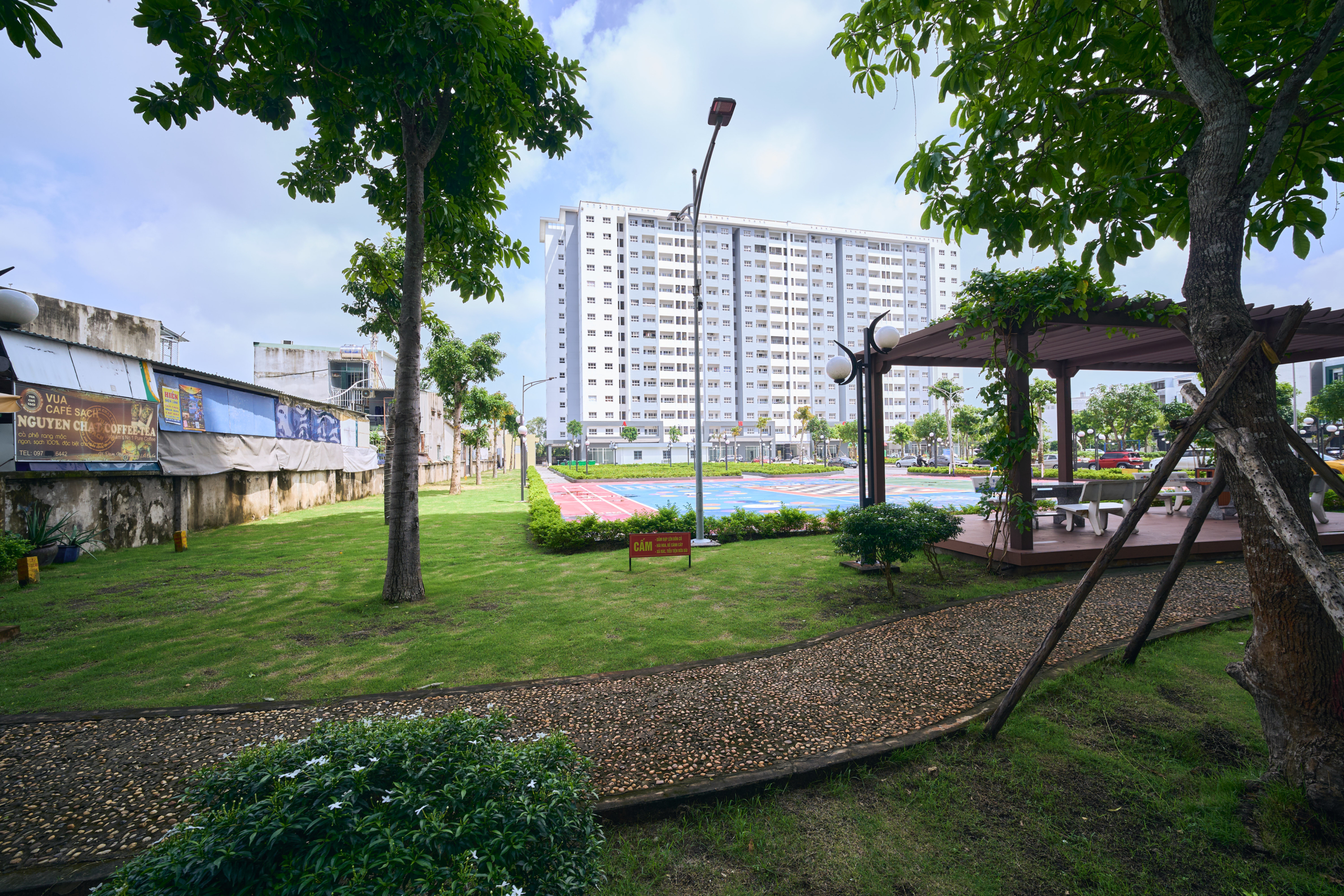 Nhà Ở Tầng 14 Chung Cư 584 CoNic Boulevard , Tân Nhựt ,Bình Chánh , 80M2 , 2 PN ,1 WC 2.85T
