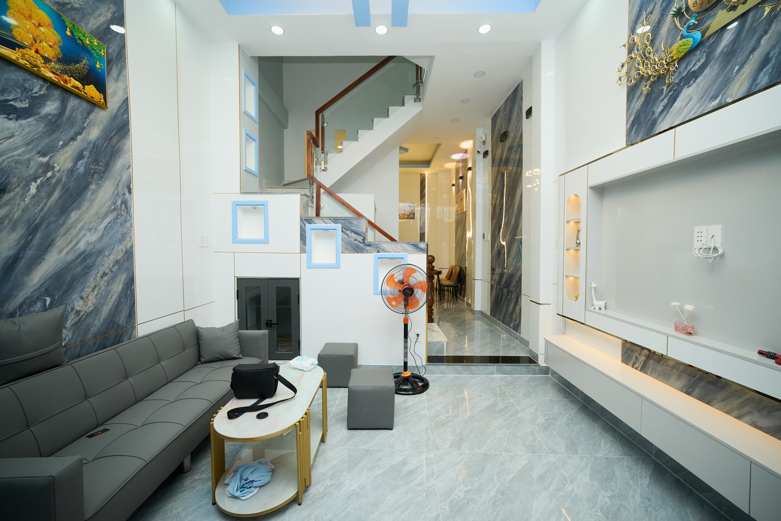 Nhà 5 Tầng hẻm Âu Dương lân , Quận 8 , 6 Phòng ngủ , 4 WC