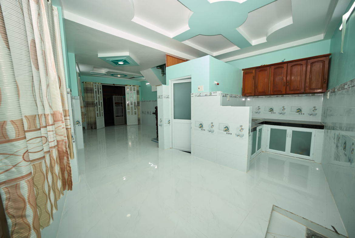 Nhà 3 Tầng BTCT Mai Hắc Đế Quận 8 – Nở Hậu, Sân Xe Riêng