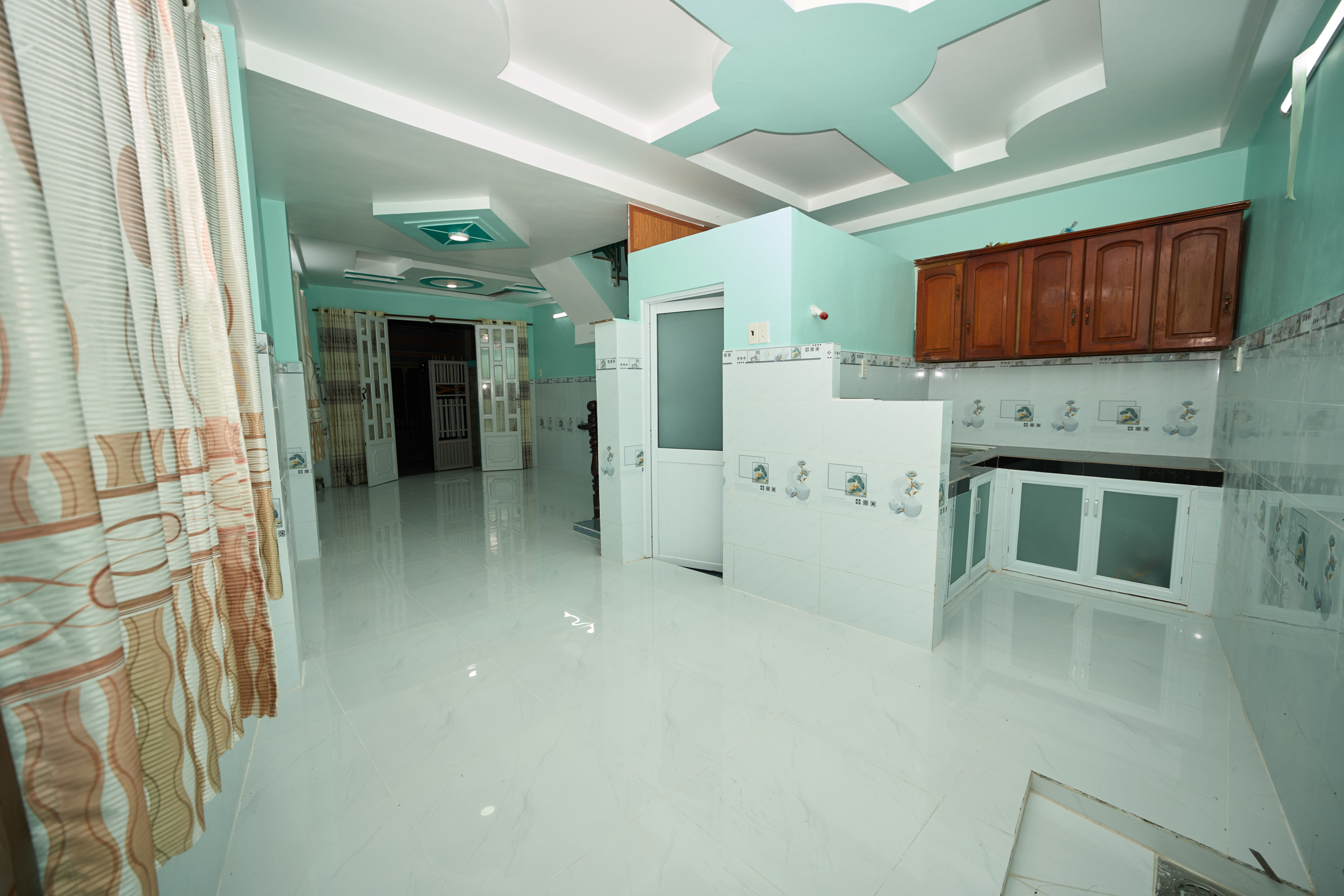 Nhà 3 Tầng BTCT Mai Hắc Đế Quận 8 – Nở Hậu, Sân Xe Riêng
