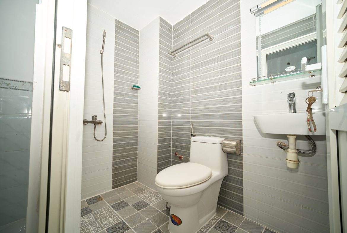 Nhà hẻm Phú Định Quận 8 , 127M2 Sàn , 3 Tầng , hoàn Công đủ , Sổ Riêng , 5.9T