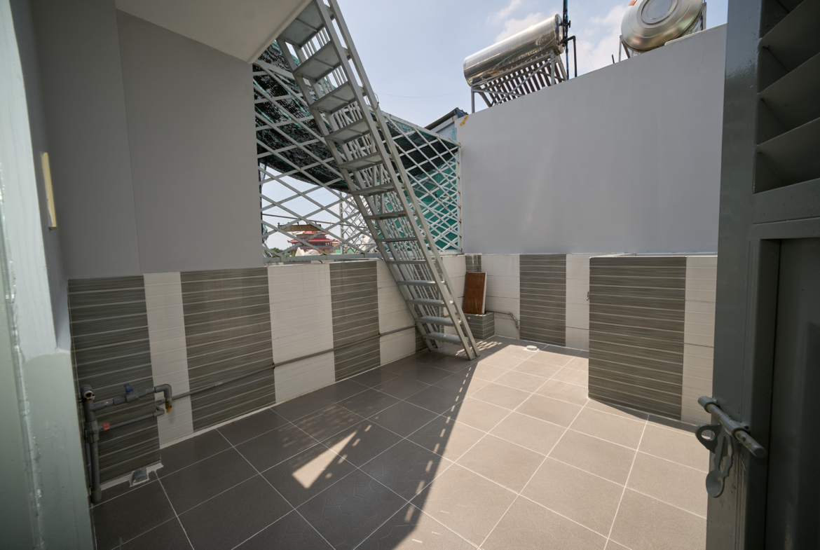 Nhà hẻm Phú Định Quận 8 , 127M2 Sàn , 3 Tầng , hoàn Công đủ , Sổ Riêng , 5.9T